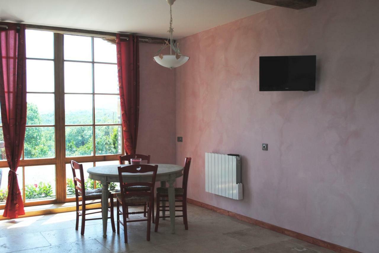Légny Domaine De La Poyat B&B 외부 사진